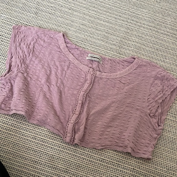 Cute top! - Picture 2 of 3